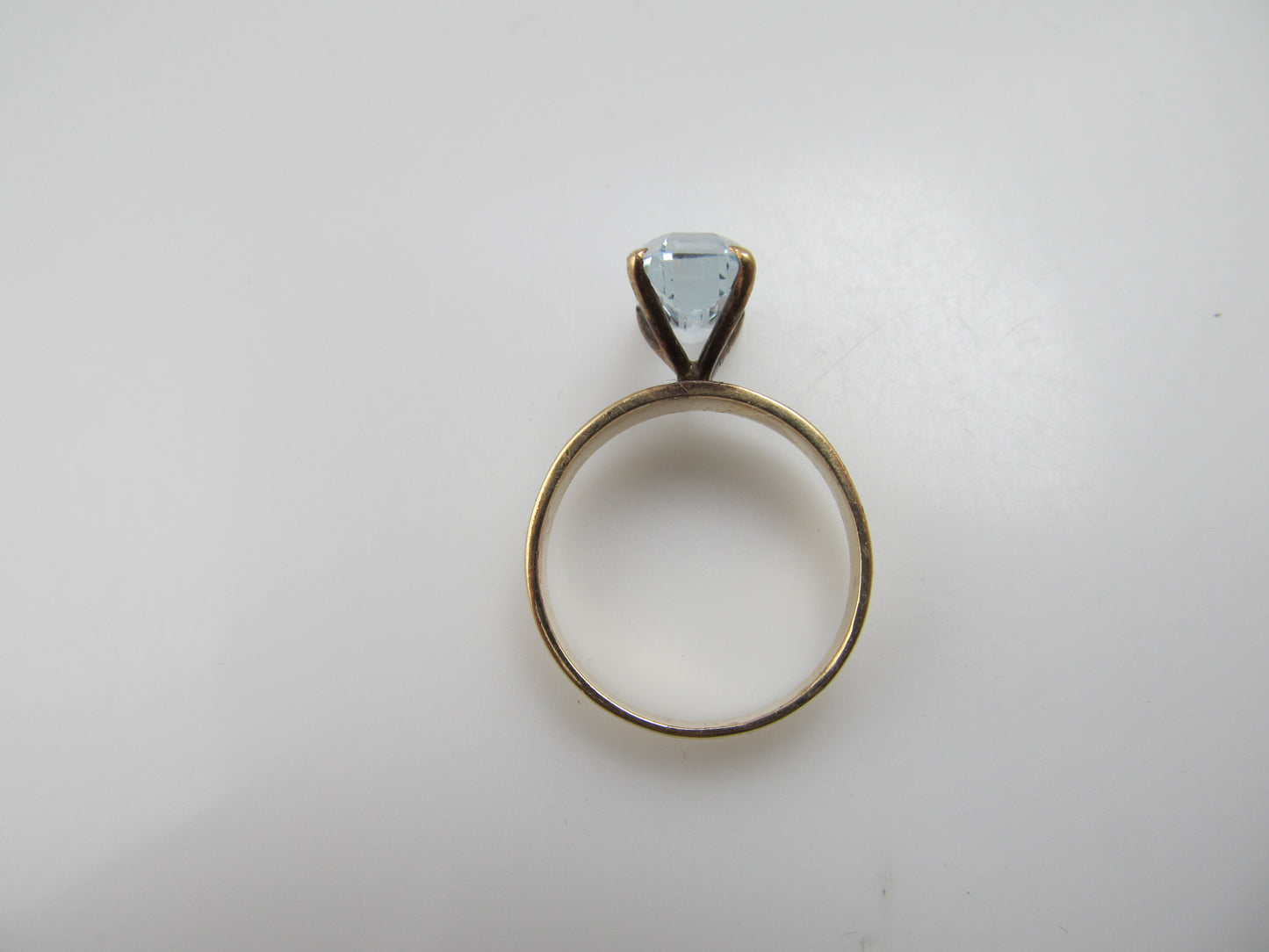Vintage 14k gold ring with a 2.25ct aquamarine