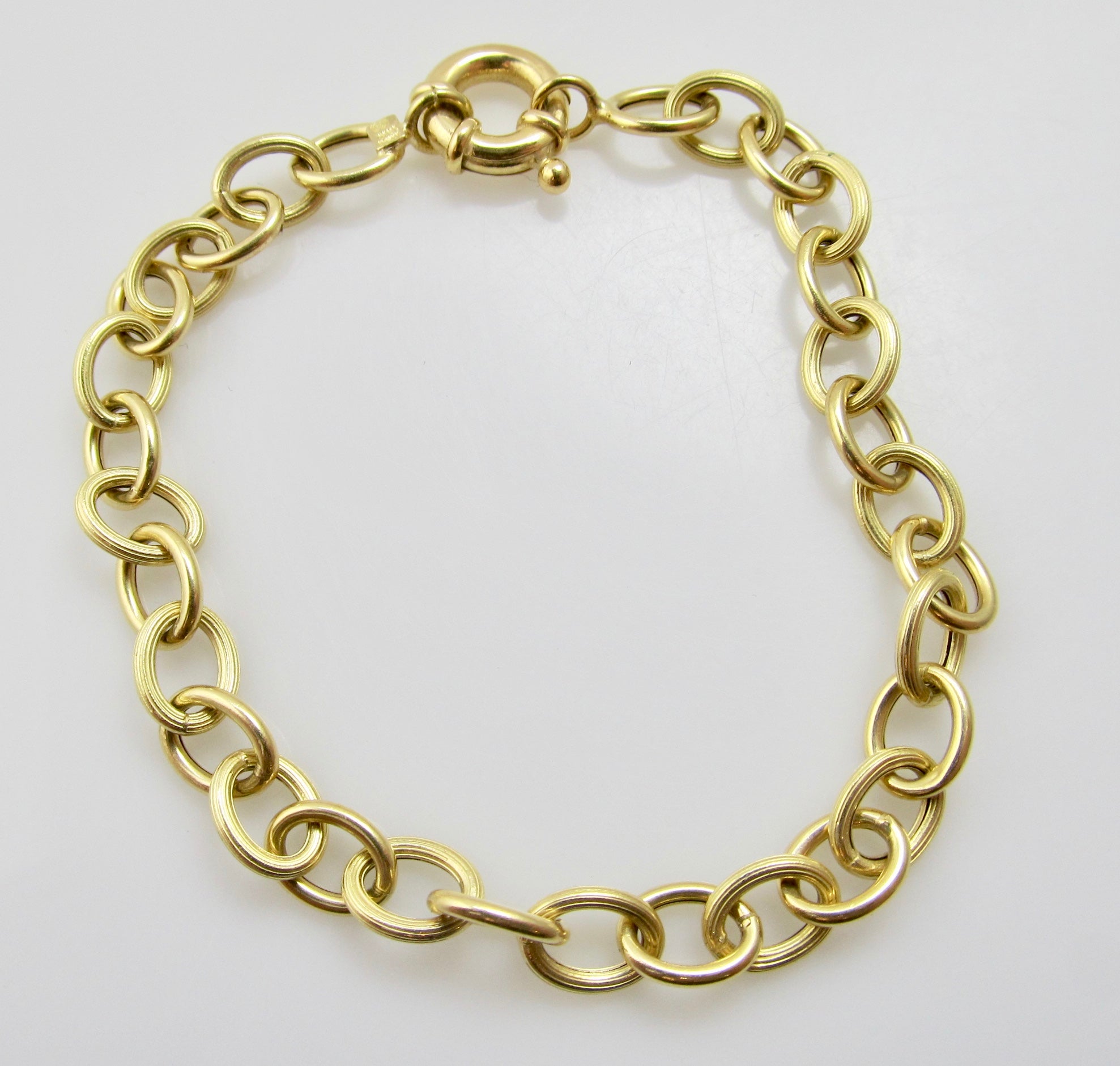 Textured link 18k bracelet