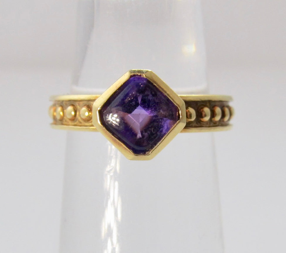 Modern 18k amethyst ring