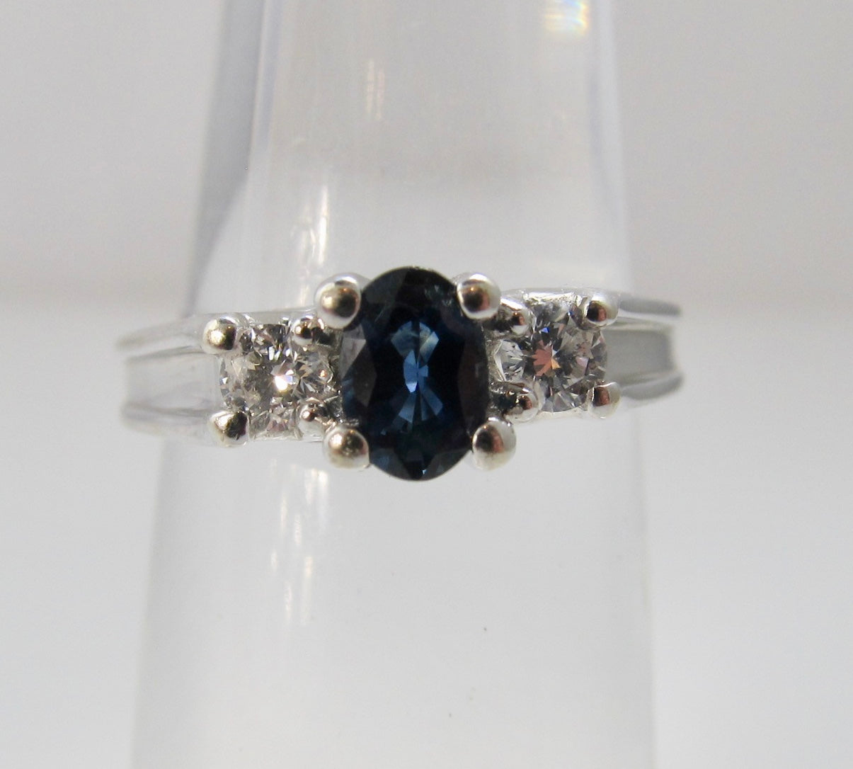 3 stone sapphire diamond ring