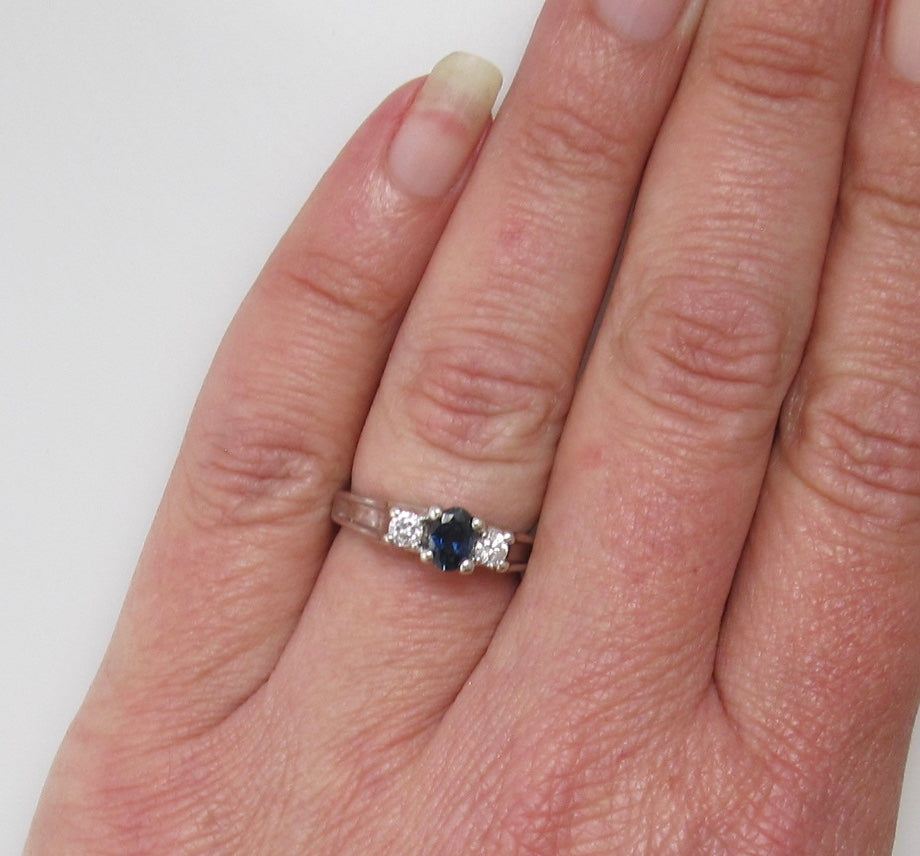 3 stone sapphire diamond ring