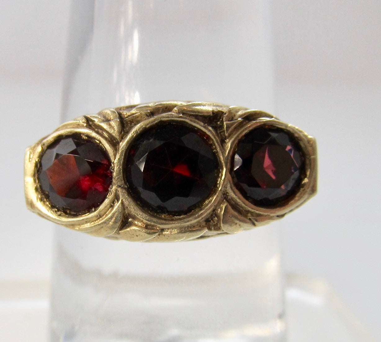 Antique 3 stone garnet ring