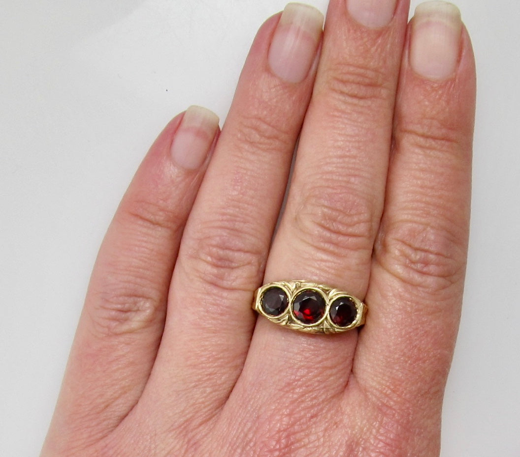 Antique 3 stone garnet ring