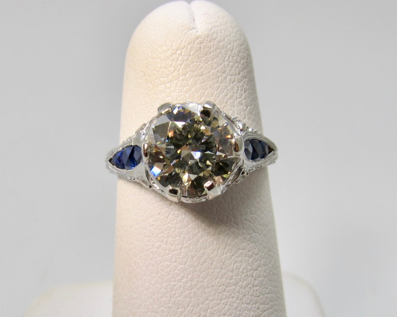 Antique 1.92ct diamond sapphire engagement ring