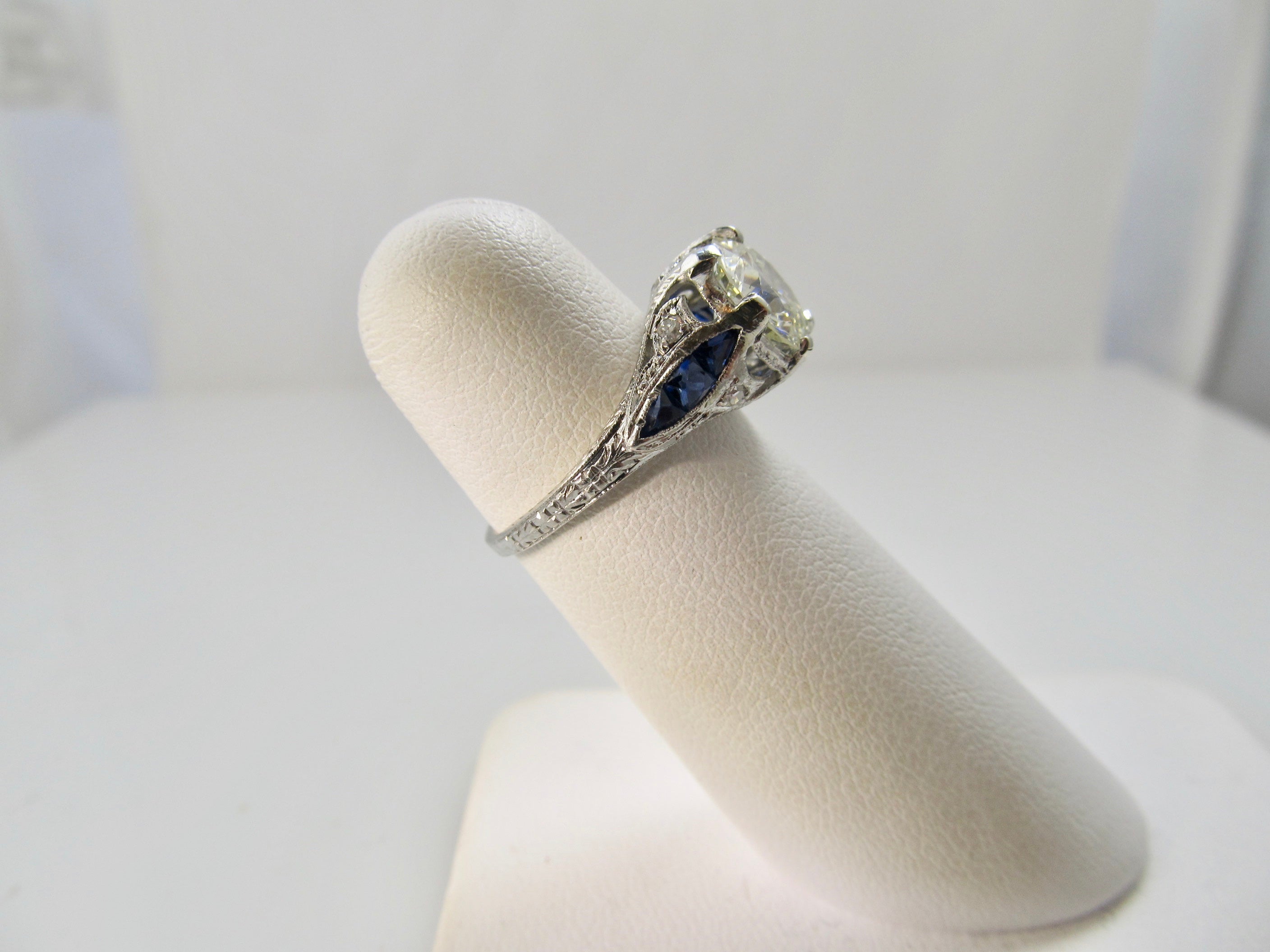 Antique 1.92ct diamond sapphire engagement ring