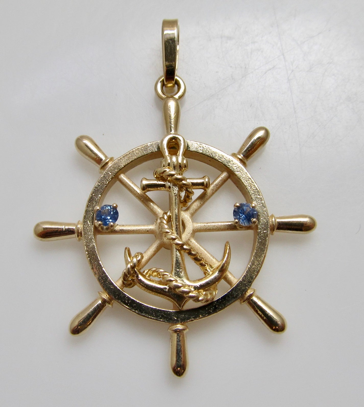 Ships wheel anchor pendant