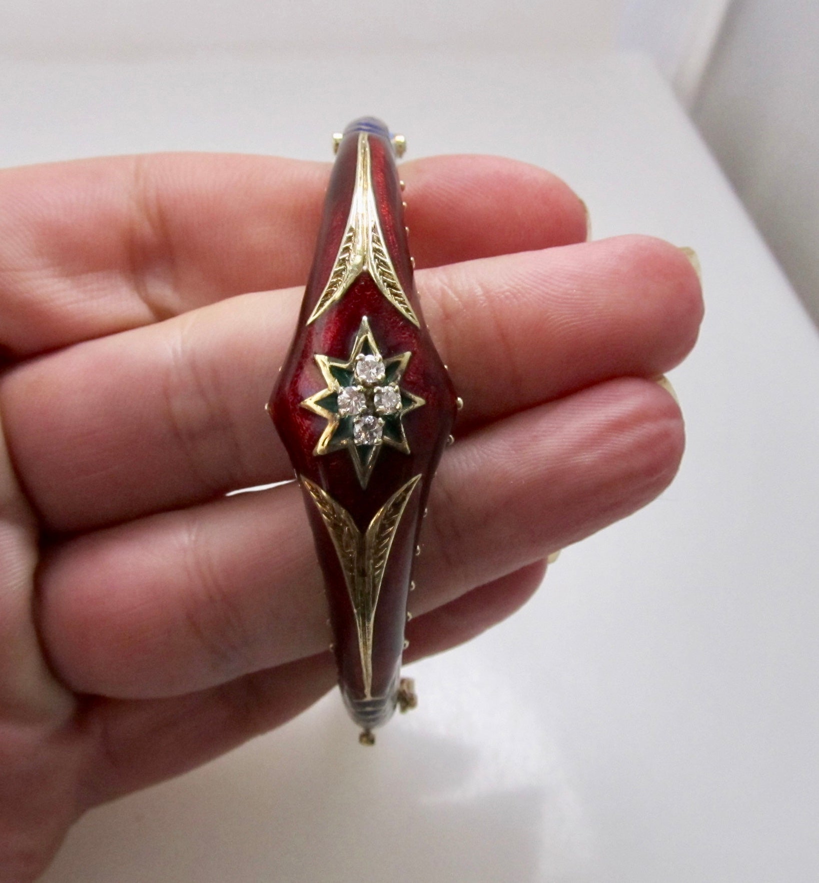Vintage enamel bangle bracelet