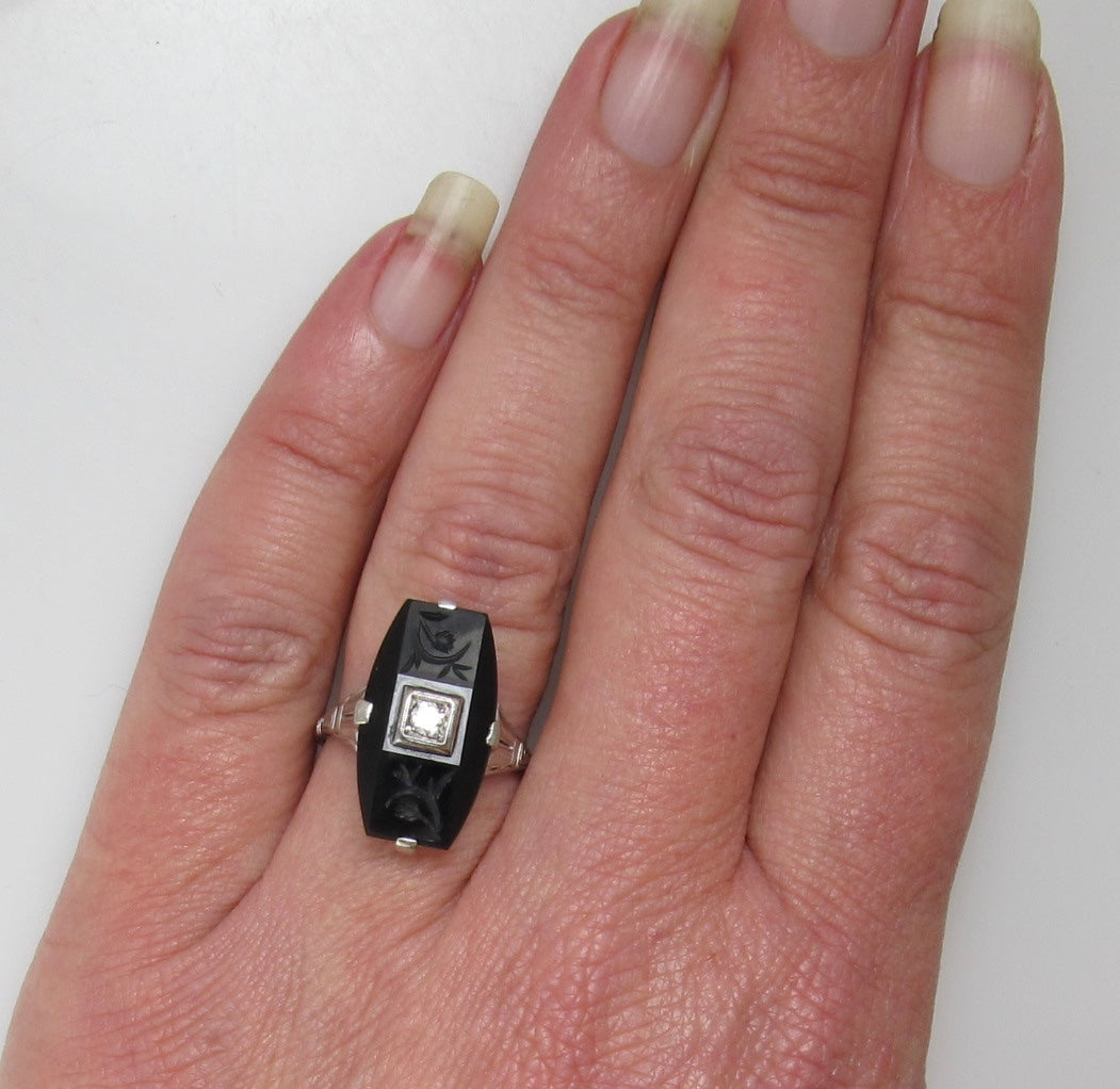 Art Deco carved onyx ring