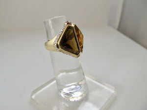 Modern quartz cocktail ring