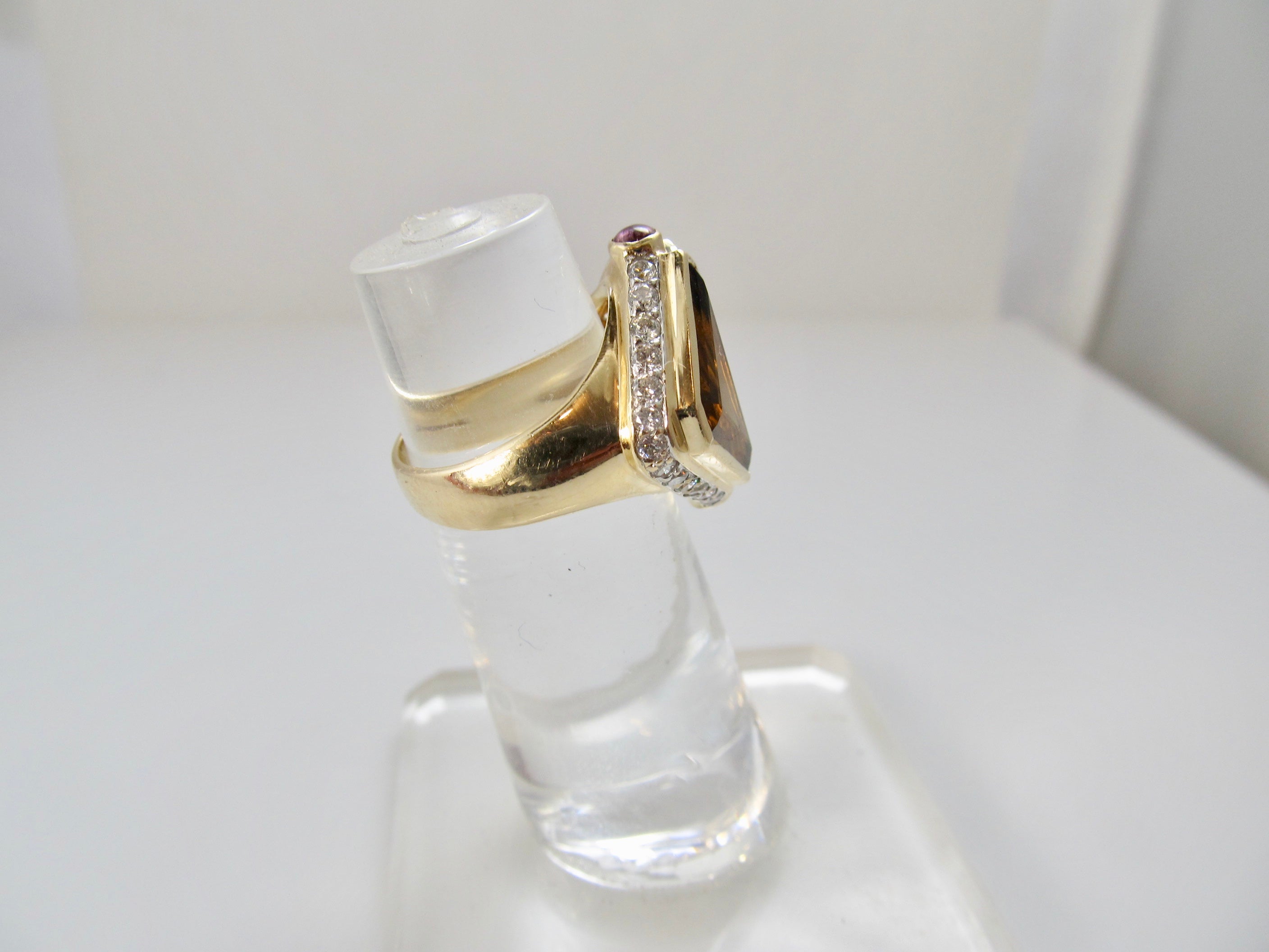 Modern quartz cocktail ring