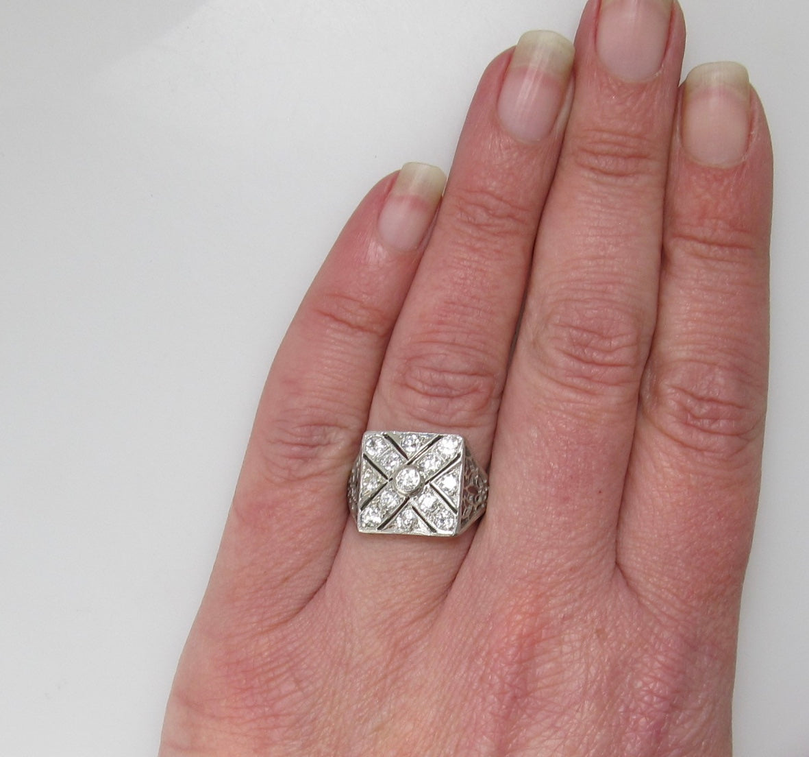 Antique 1.30ct diamond square top ring, circa 1920