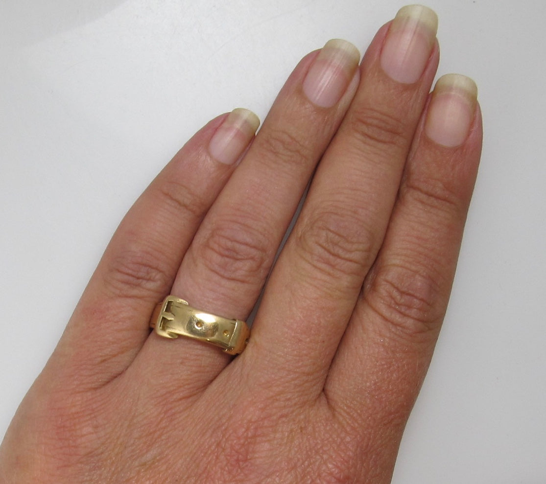 Vintage yellow gold buckle ring