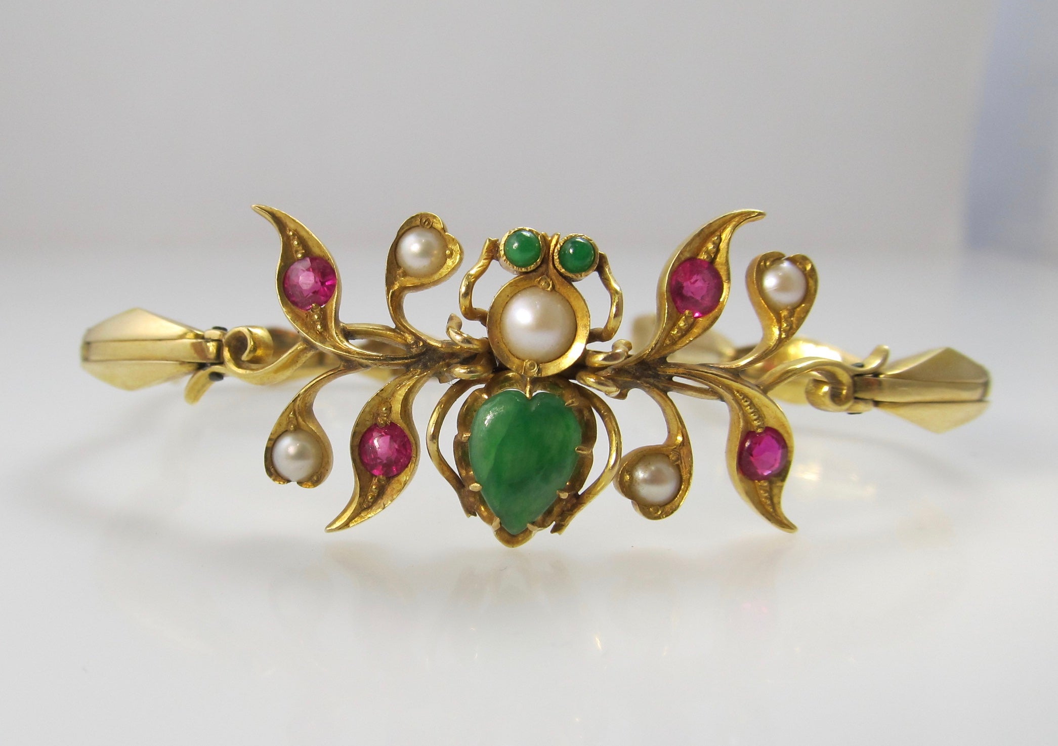 Vintage spider bracelet with jade, ruby and pearl