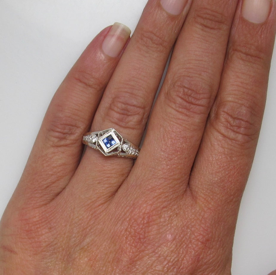 Modern 18k white gold sapphire and diamond ring