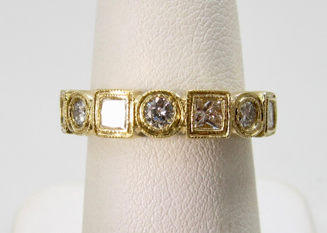 18k yellow gold diamond band