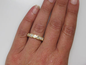 18k yellow gold diamond band