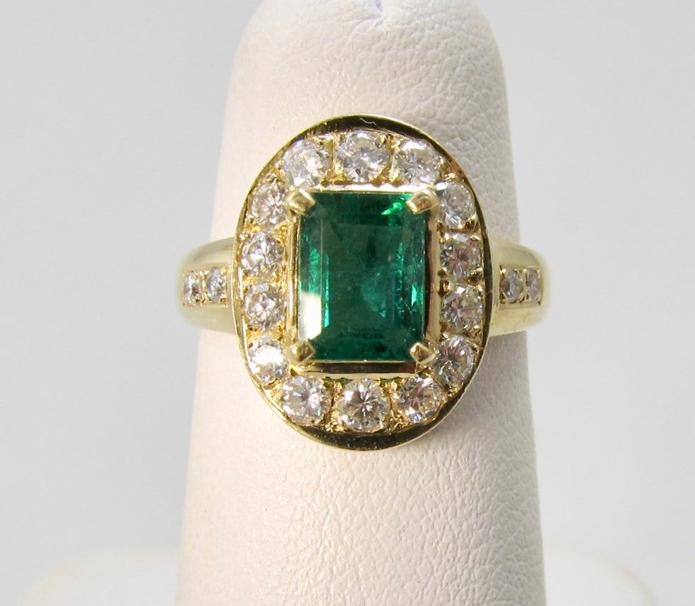 18k yellow gold emerald and diamond ring