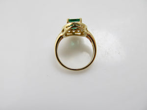 18k yellow gold emerald and diamond ring