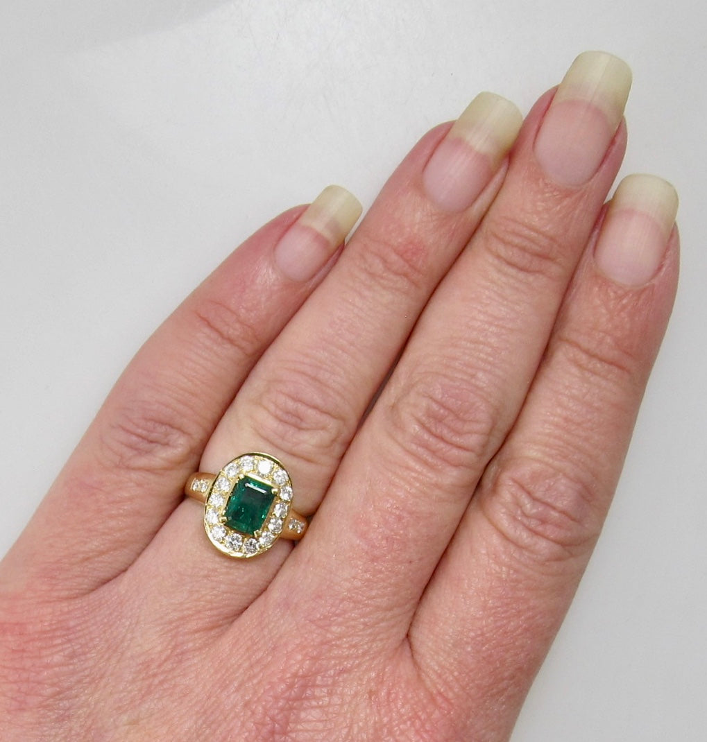 18k yellow gold emerald and diamond ring