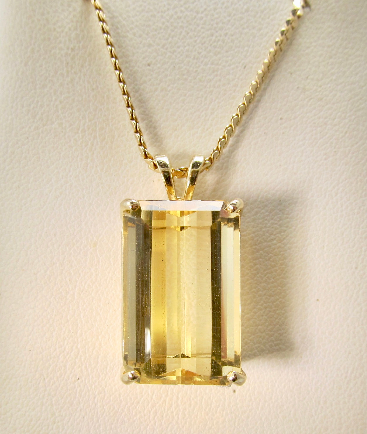 Sunny 12.50ct citrine necklace, 14k yellow gold